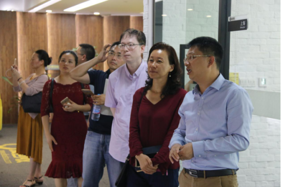 国家网信办领导莅临爱回收 对智能化环保回收给予高度评价